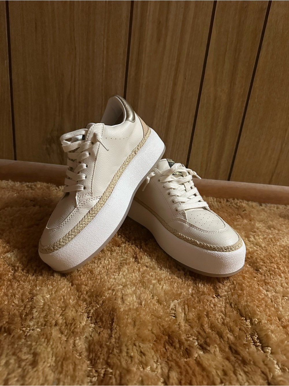 Vintage Havana Cream Platform Sneakers with Gold Accent